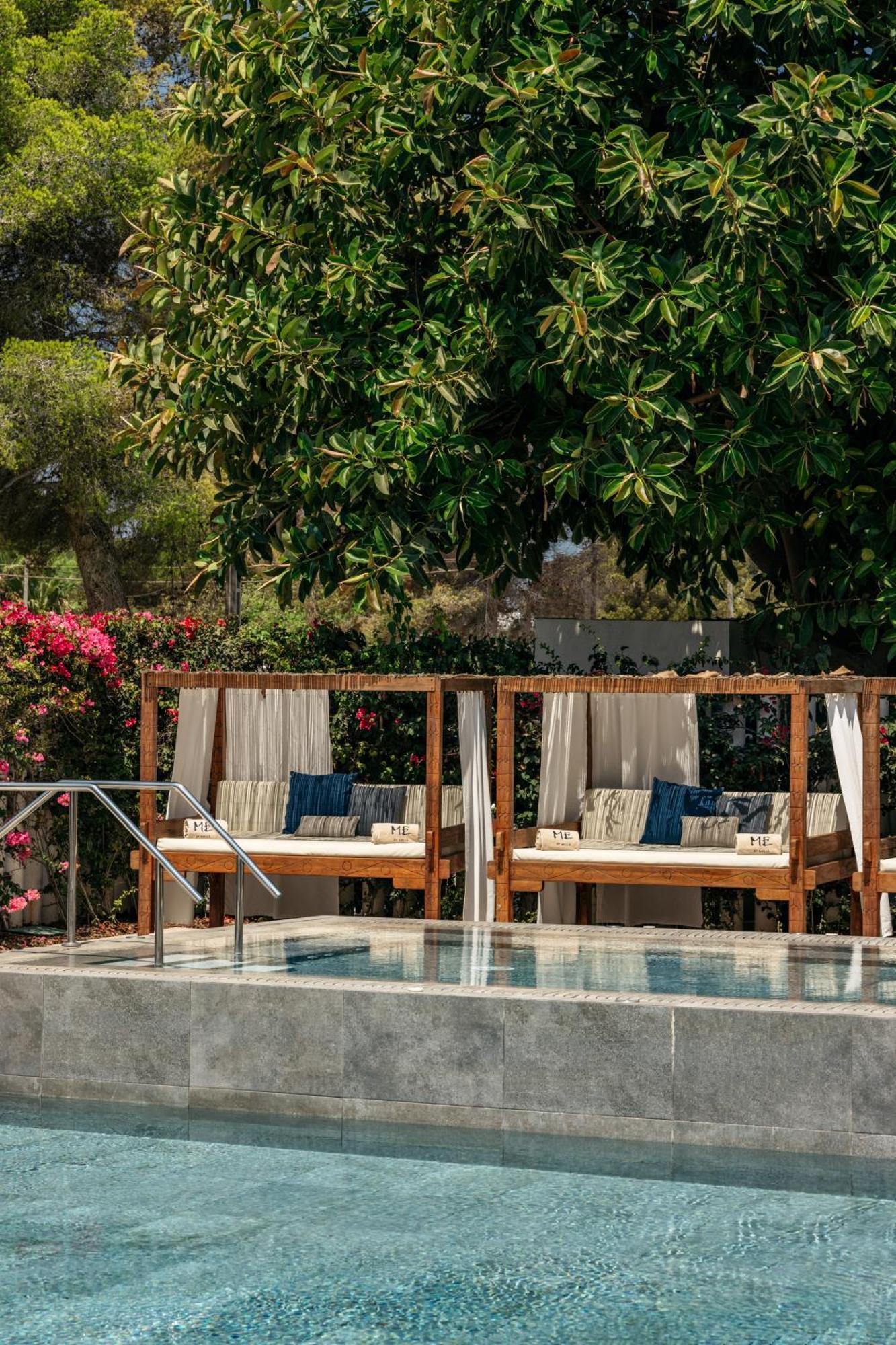 Me Ibiza - The Leading Hotels Of The World Santa Eularia des Riu Exterior photo