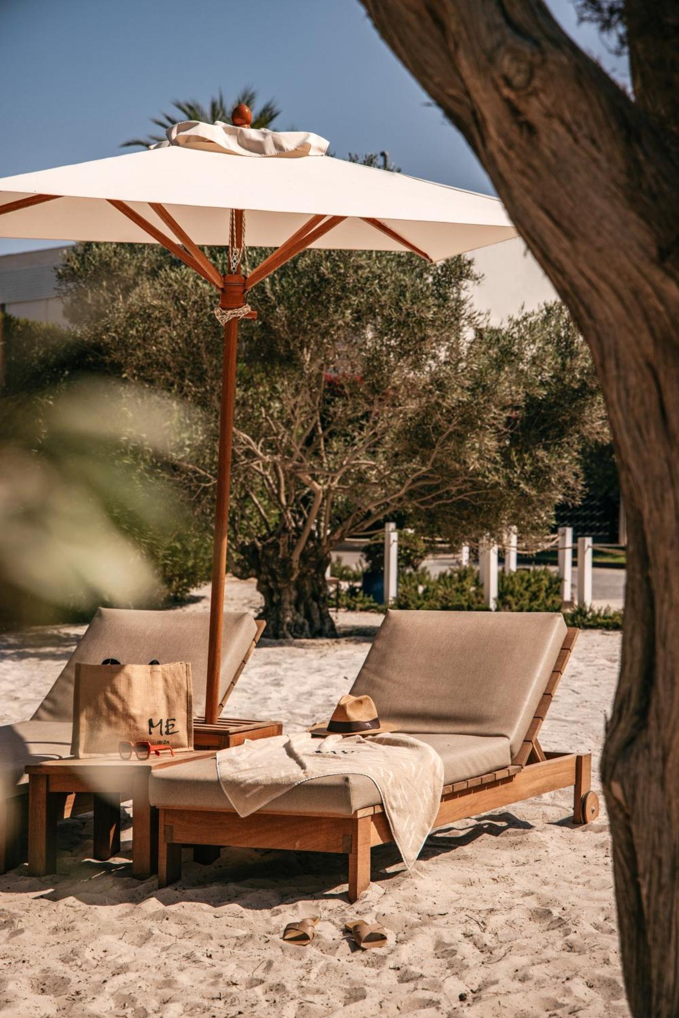 Me Ibiza - The Leading Hotels Of The World Santa Eularia des Riu Exterior photo